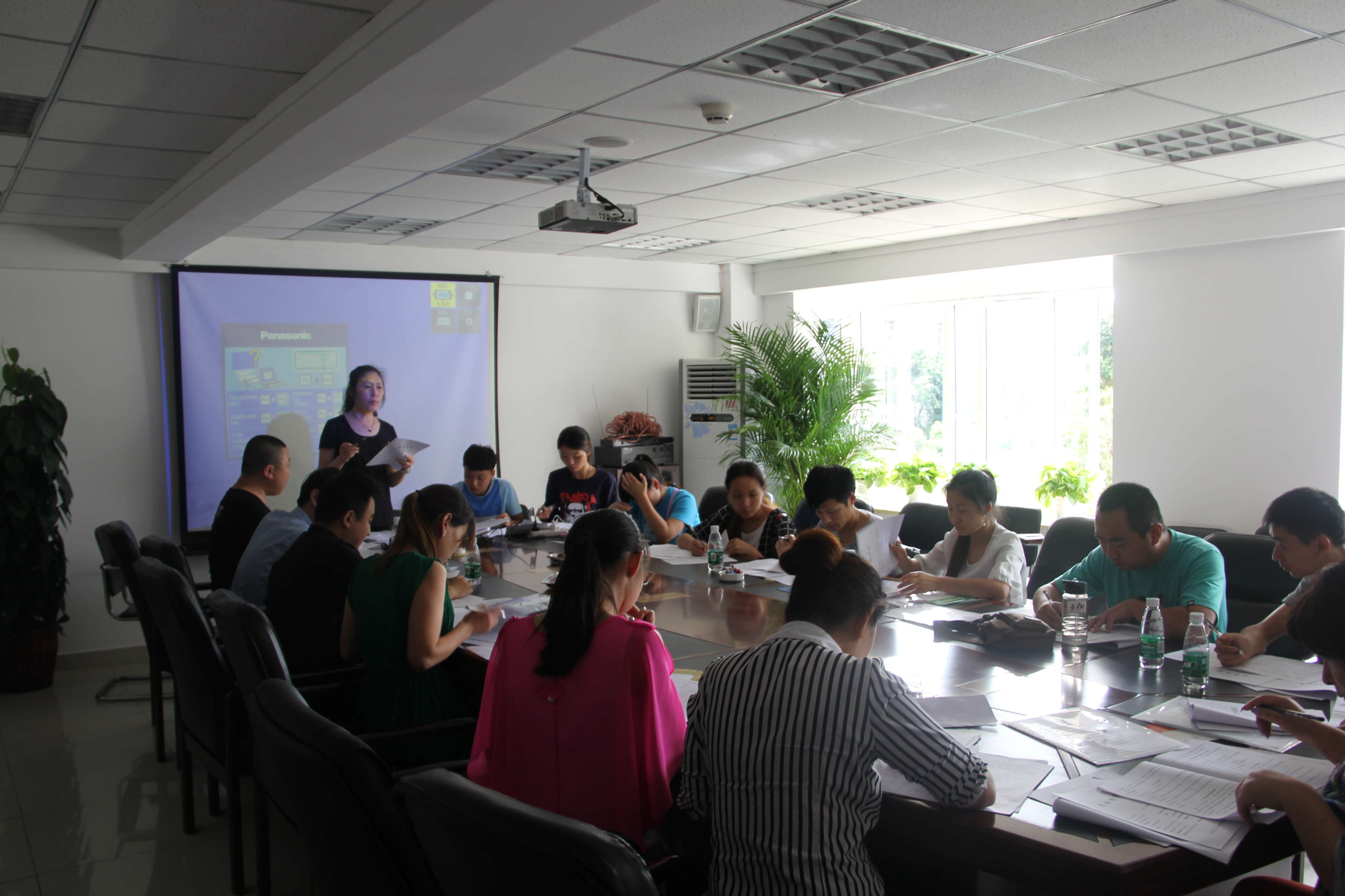 中石油员工签约现场